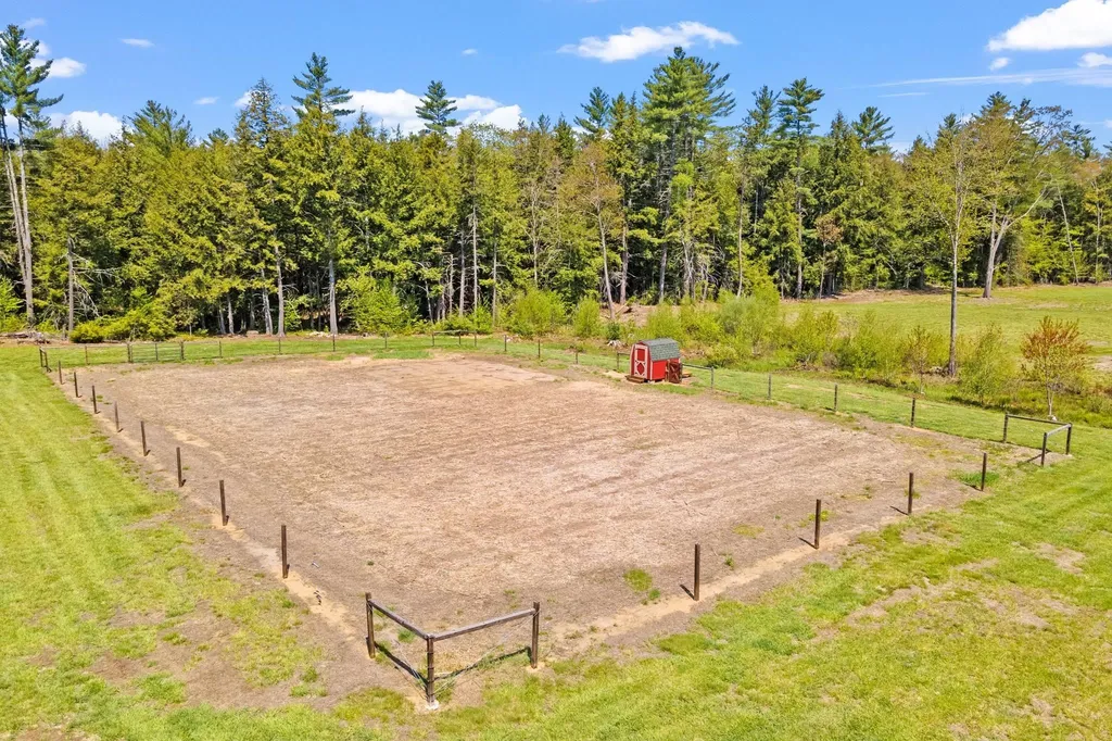 514 White Oak Road Barnstead NH 03225