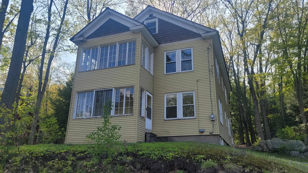 28 Young Street Lebanon NH 03766