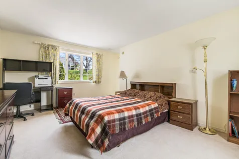 124 Hilltop Place New London NH 03257