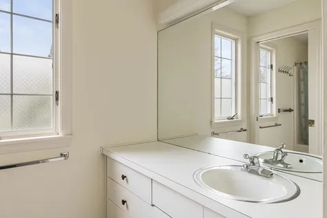 124 Hilltop Place New London NH 03257