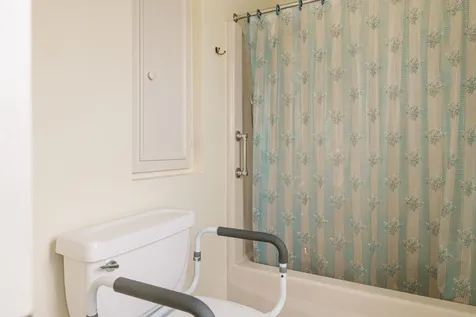 124 Hilltop Place New London NH 03257