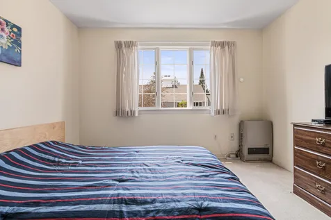 124 Hilltop Place New London NH 03257