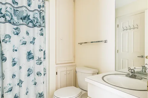 124 Hilltop Place New London NH 03257