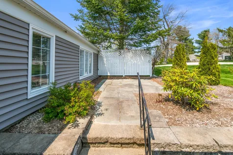 124 Hilltop Place New London NH 03257