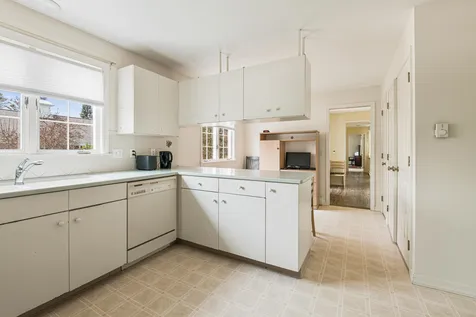 124 Hilltop Place New London NH 03257