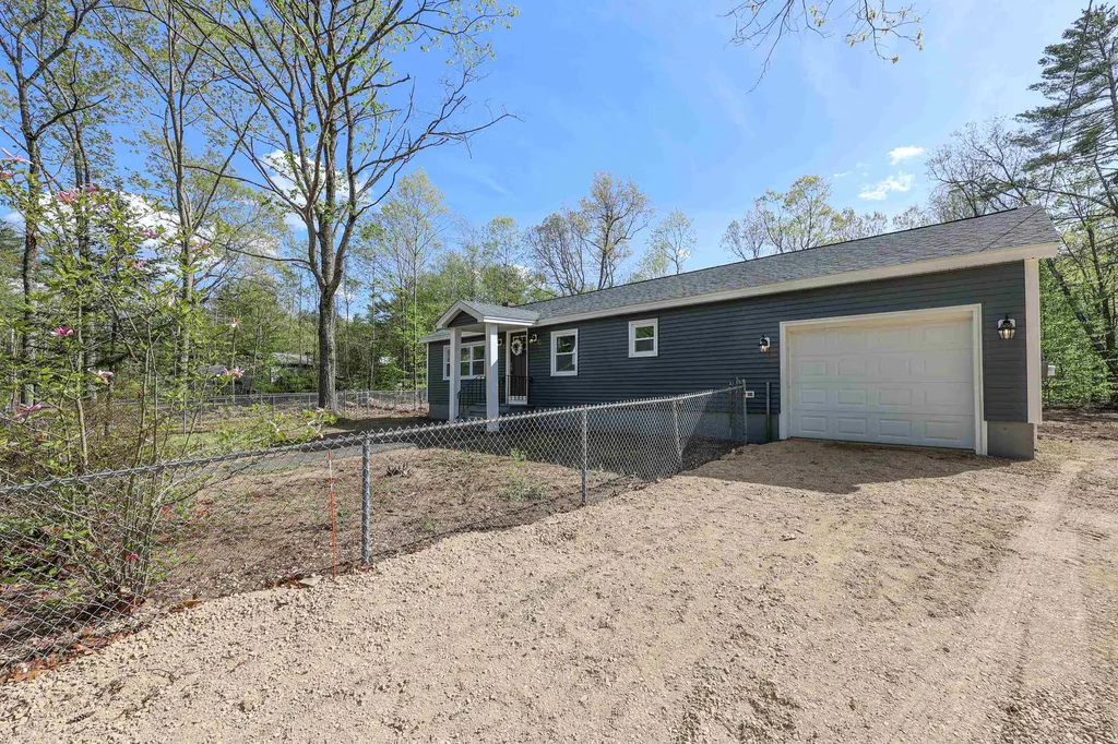 19 Depot Road Epping NH 03042