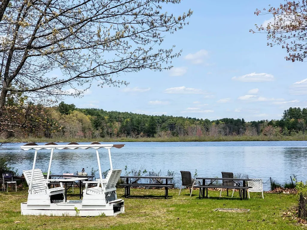 3 Pond View Drive Hudson NH 03051