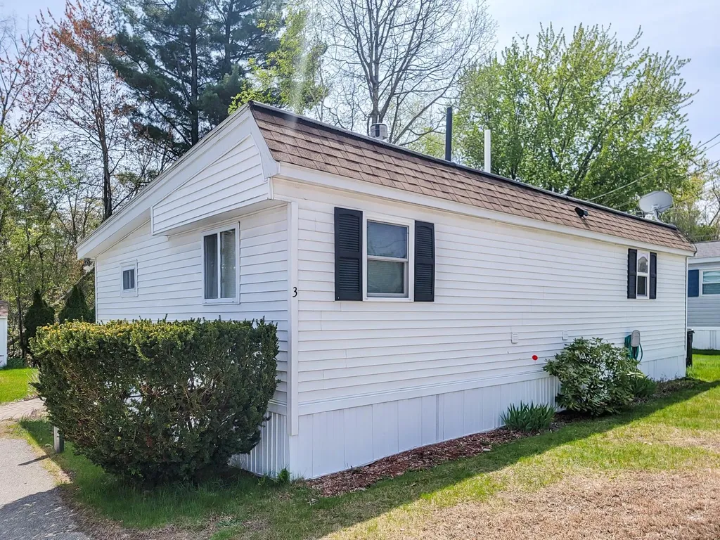 3 Pond View Drive Hudson NH 03051