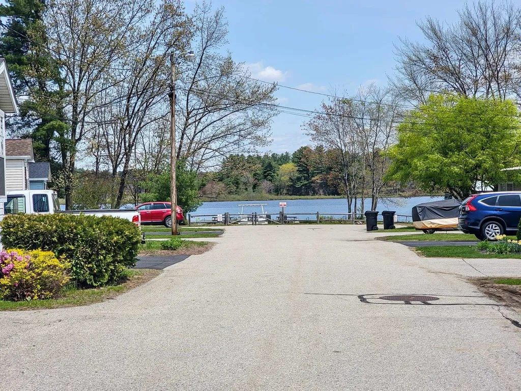 3 Pond View Drive Hudson NH 03051