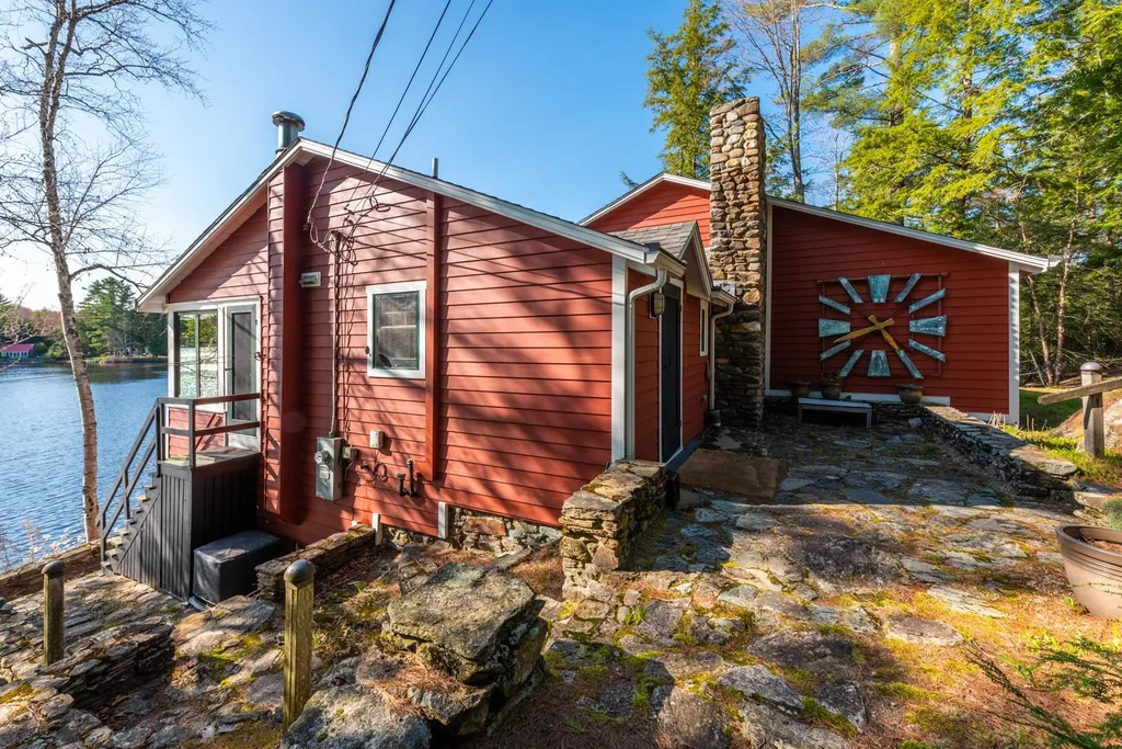 12 Red House Road Acworth NH 03601
