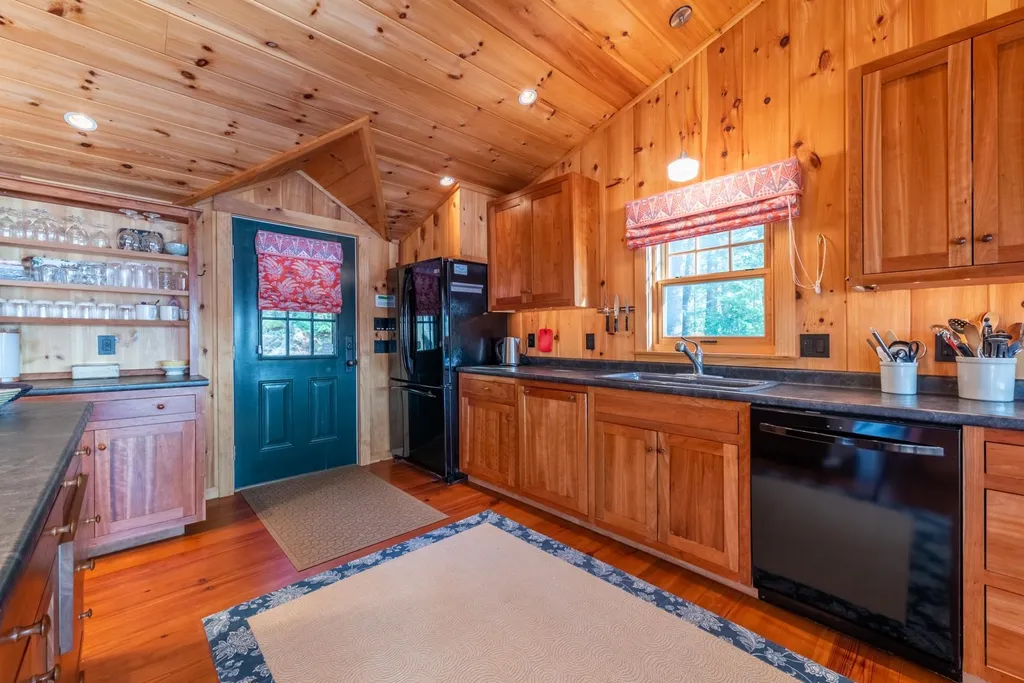 12 Red House Road Acworth NH 03601
