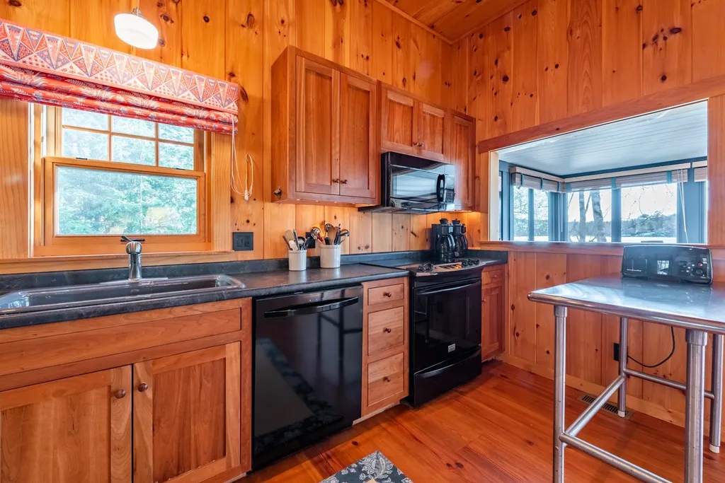 12 Red House Road Acworth NH 03601