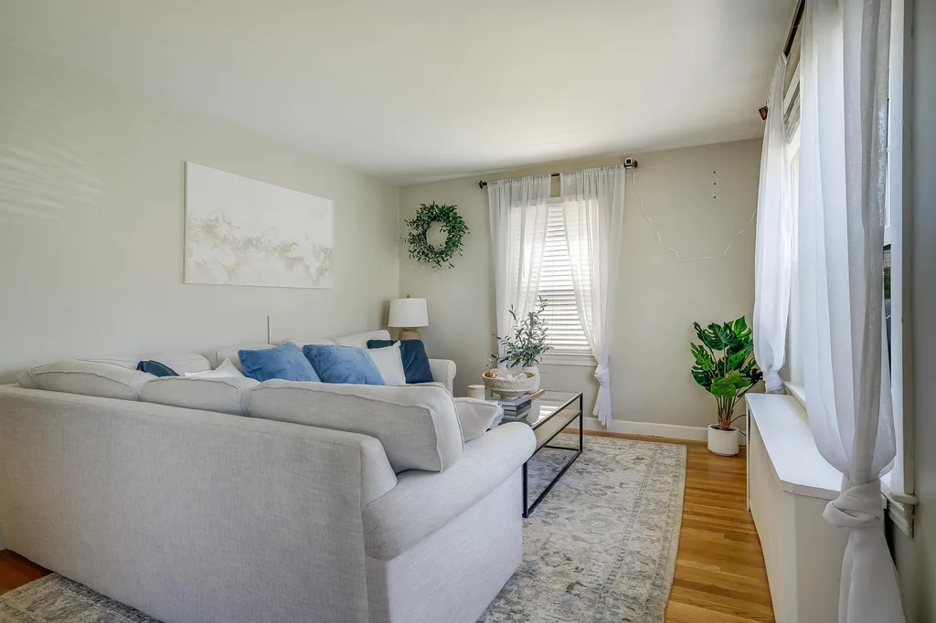 42 Lund Street Nashua NH 03060