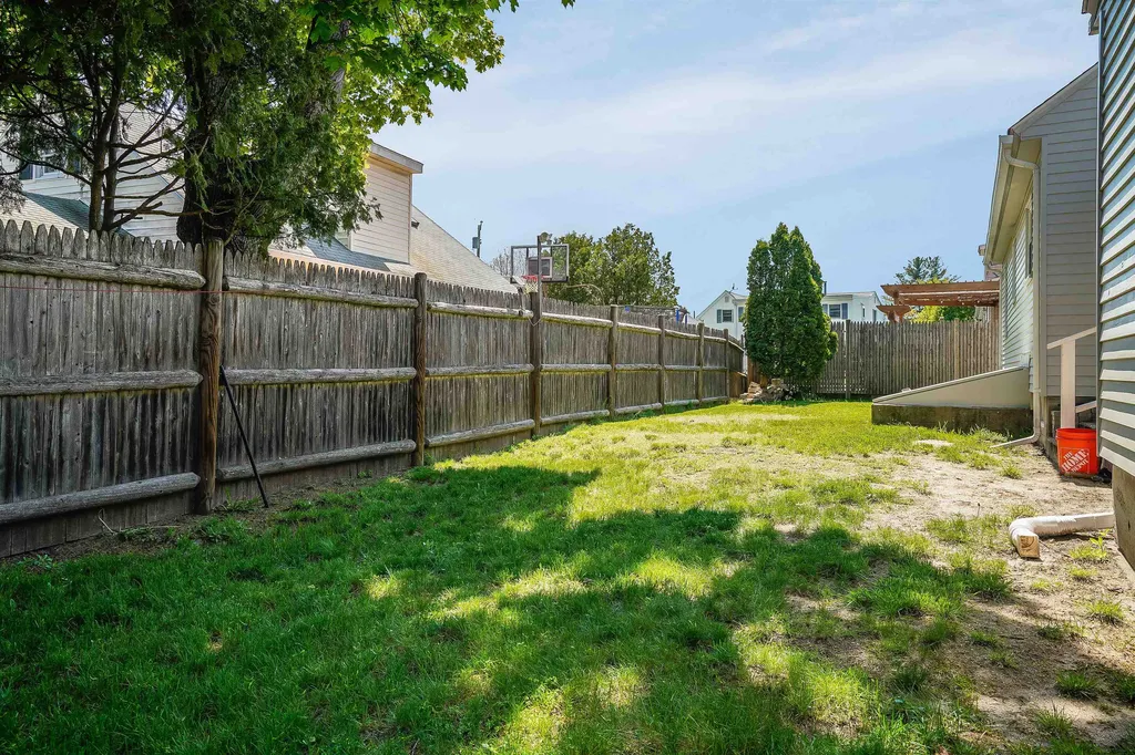 42 Lund Street Nashua NH 03060