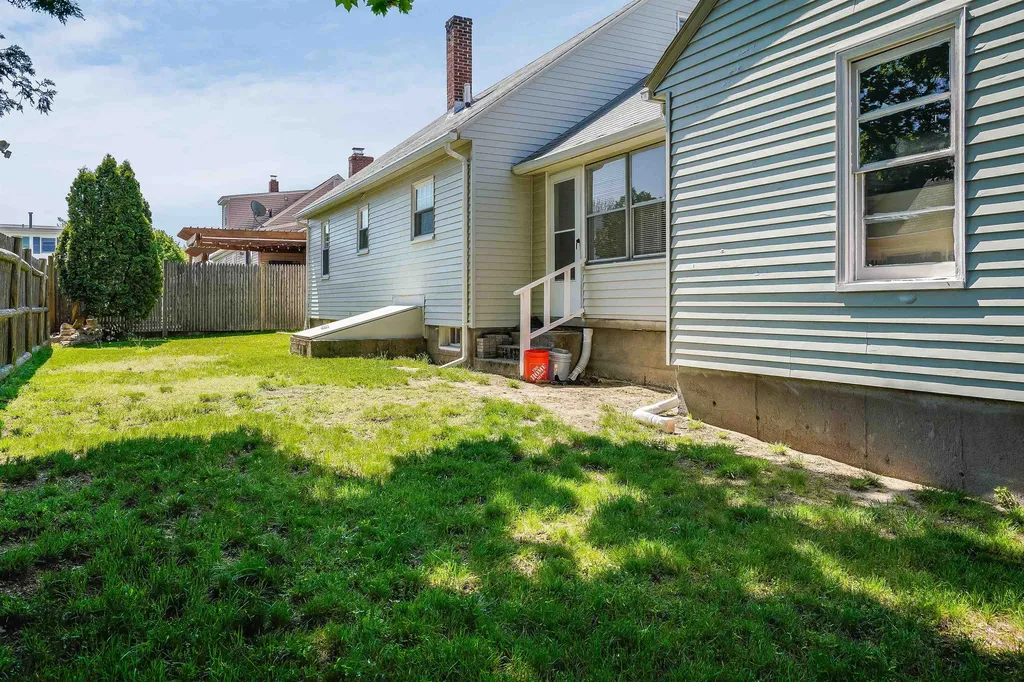 42 Lund Street Nashua NH 03060