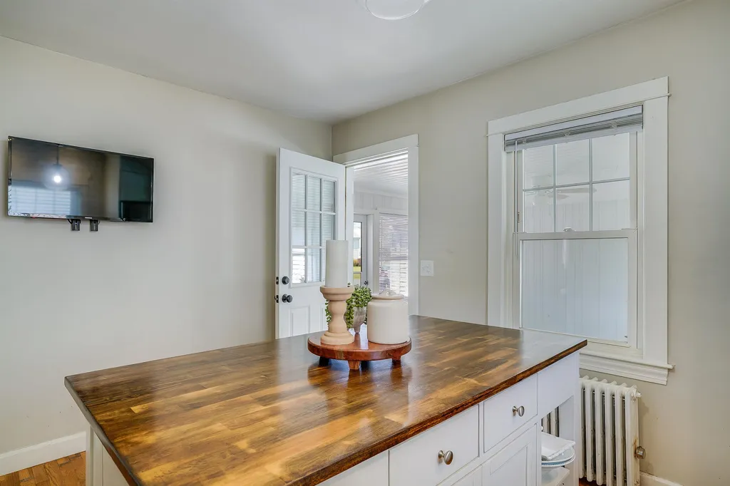 42 Lund Street Nashua NH 03060