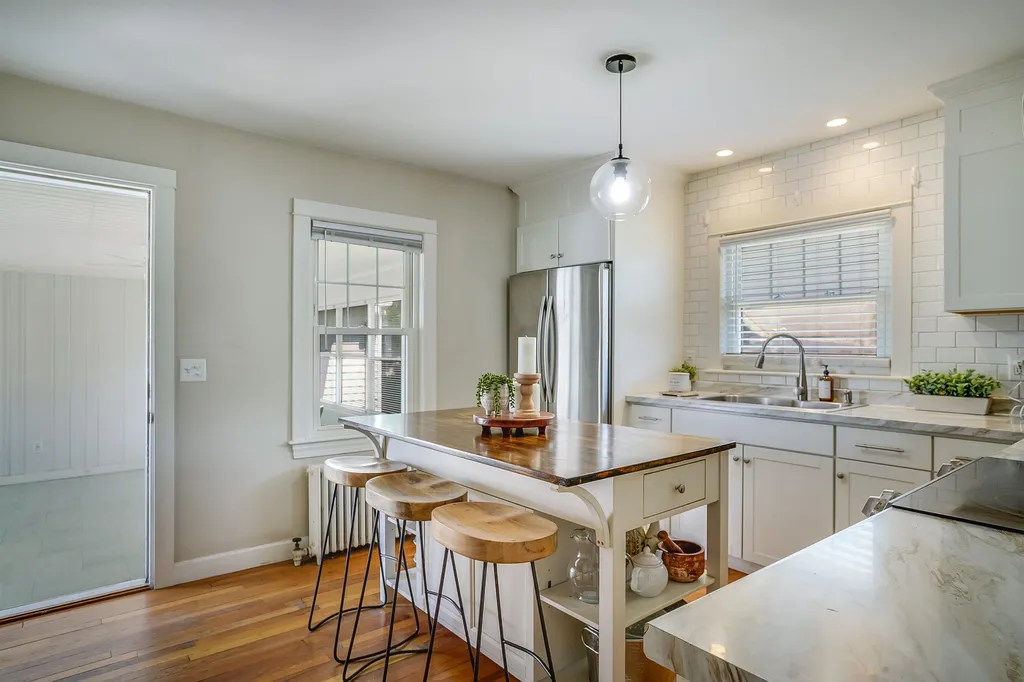 42 Lund Street Nashua NH 03060