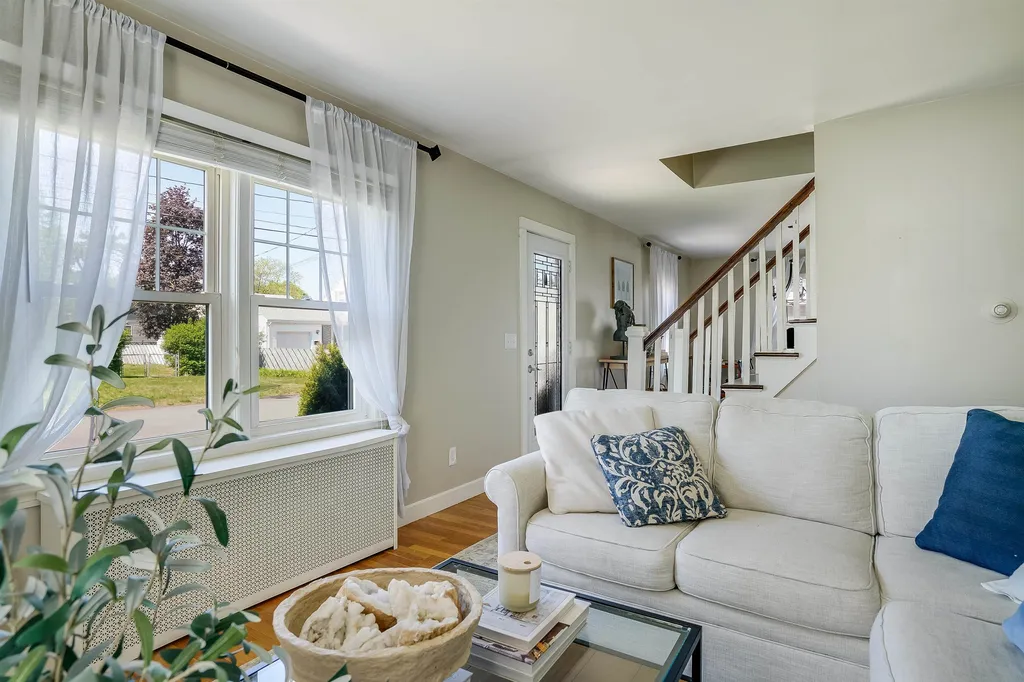 42 Lund Street Nashua NH 03060