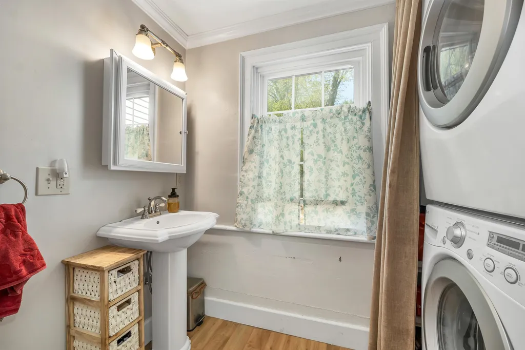 18 Bridgewater Hill Road Plymouth NH 03264