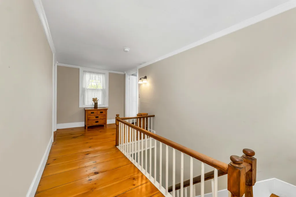 18 Bridgewater Hill Road Plymouth NH 03264