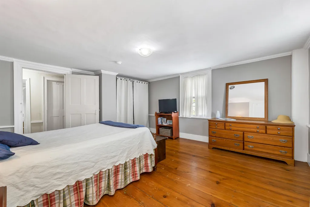 18 Bridgewater Hill Road Plymouth NH 03264
