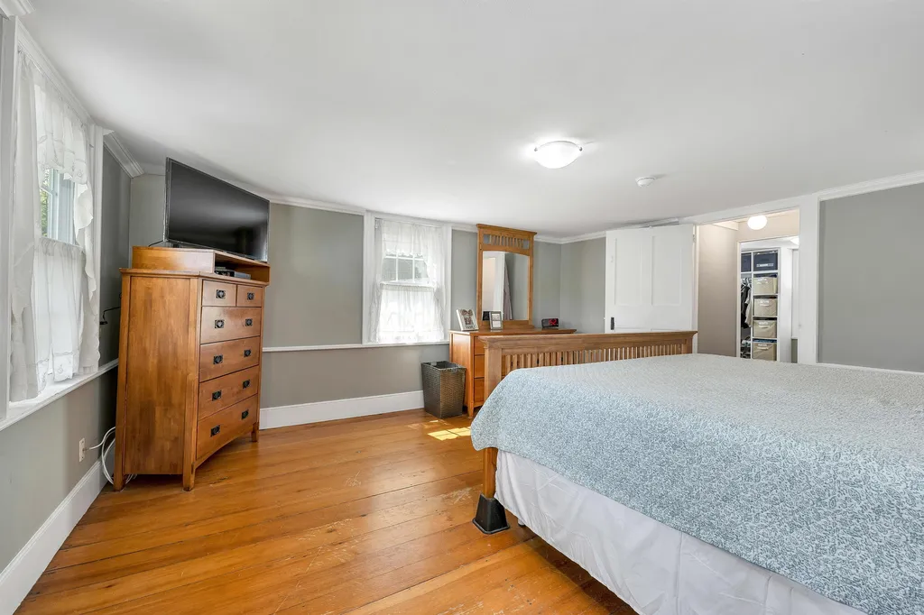 18 Bridgewater Hill Road Plymouth NH 03264