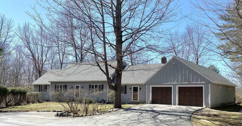 61 Hemlock Drive Wolfeboro NH 03894