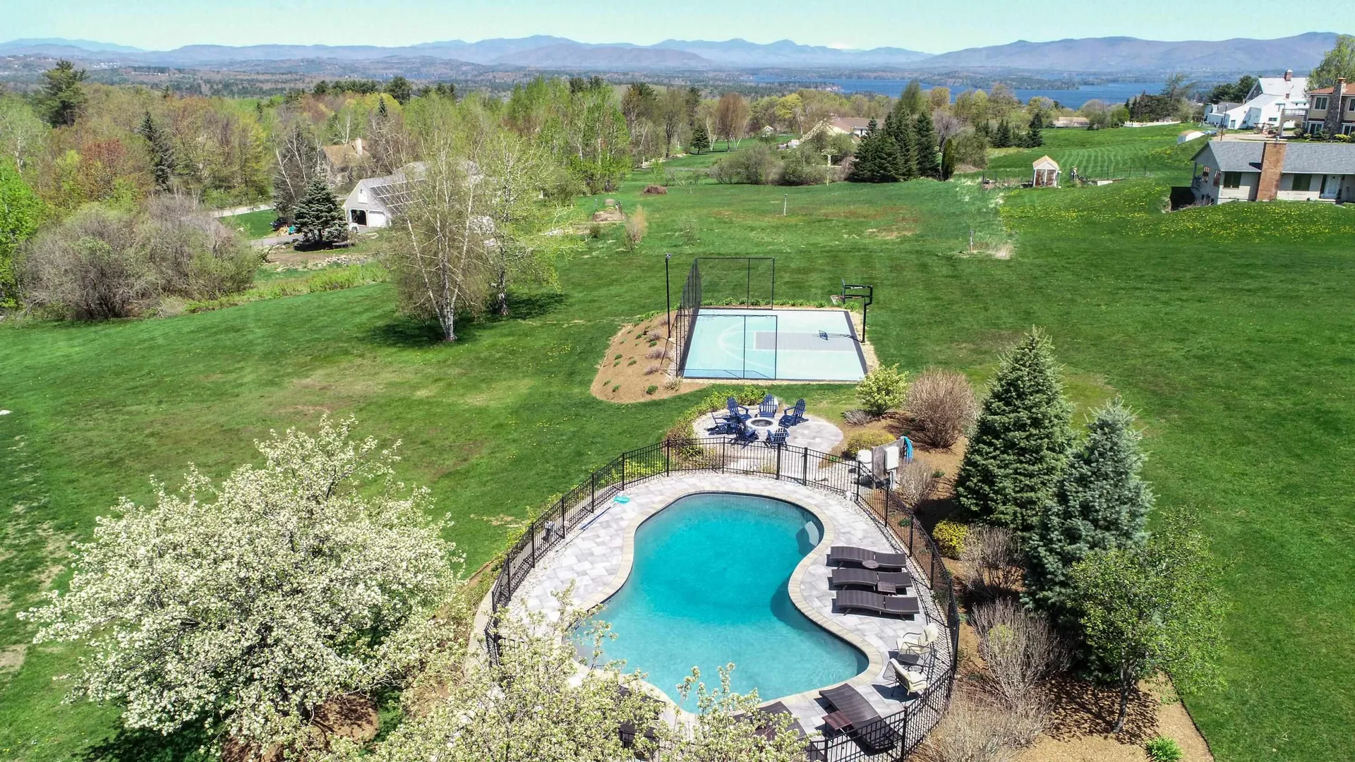 33 Watson Road Gilford NH 03249