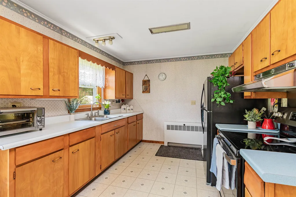 71 Munsill Avenue Bristol VT 05443