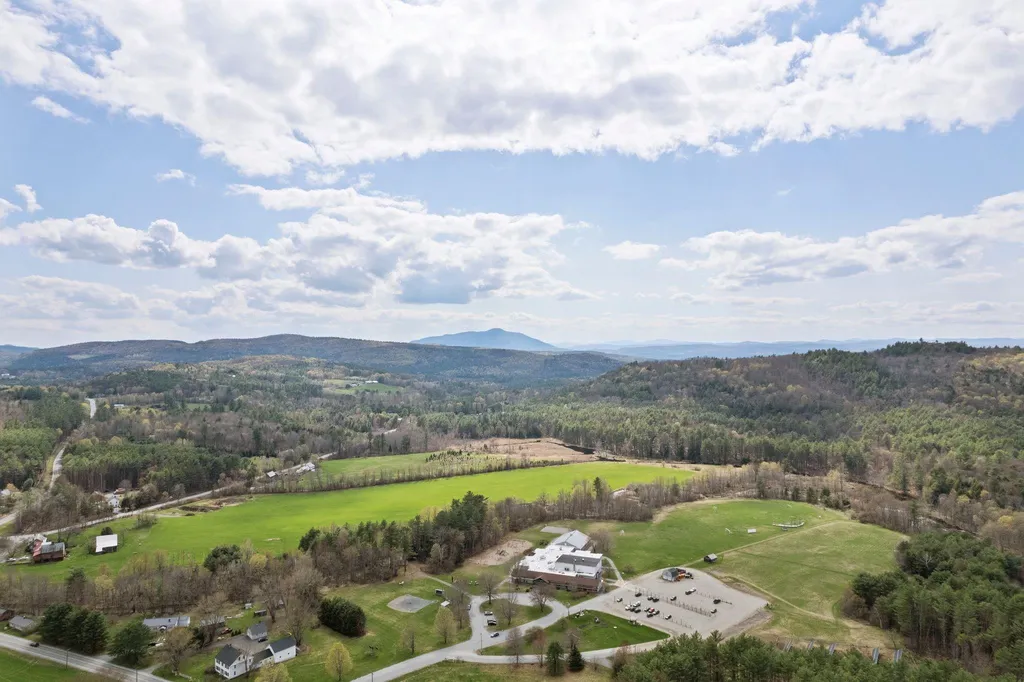 43 Bonner Road Plainfield NH 03781