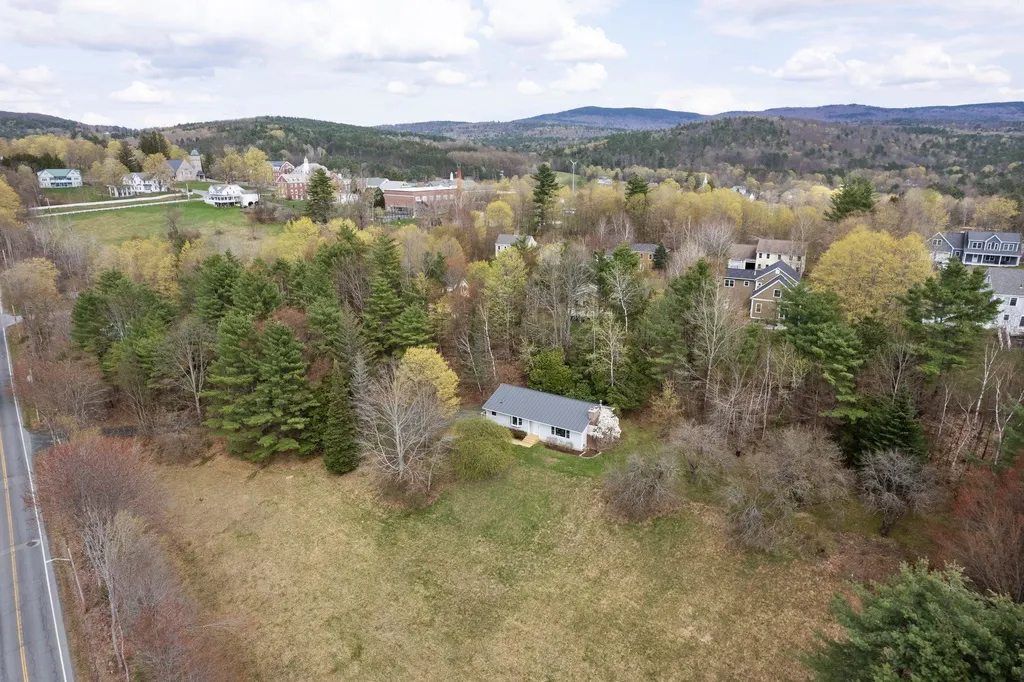 43 Bonner Road Plainfield NH 03781