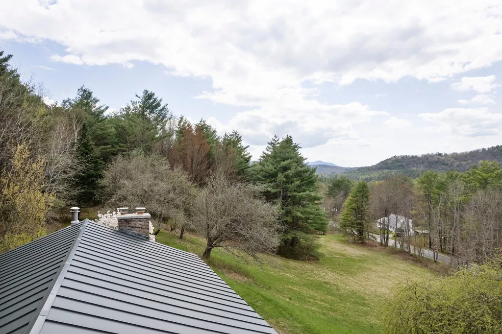 43 Bonner Road Plainfield NH 03781