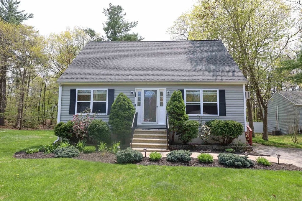 9 Wright Road Derry NH 03038