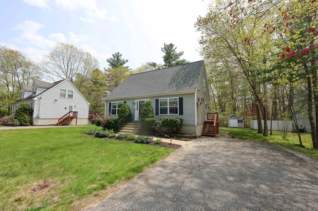 9 Wright Road Derry NH 03038