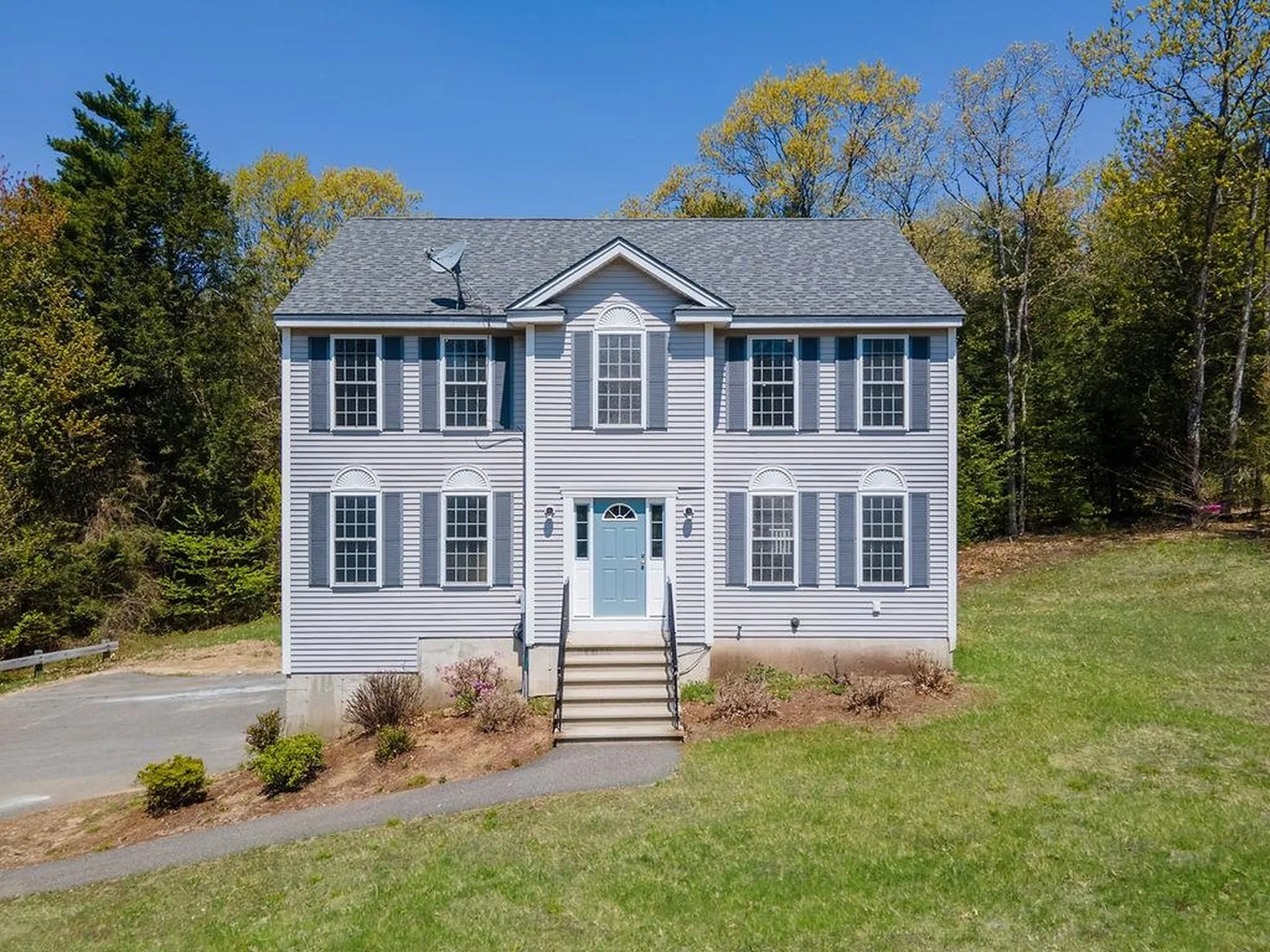 21 Fox Run Road Raymond NH 03077