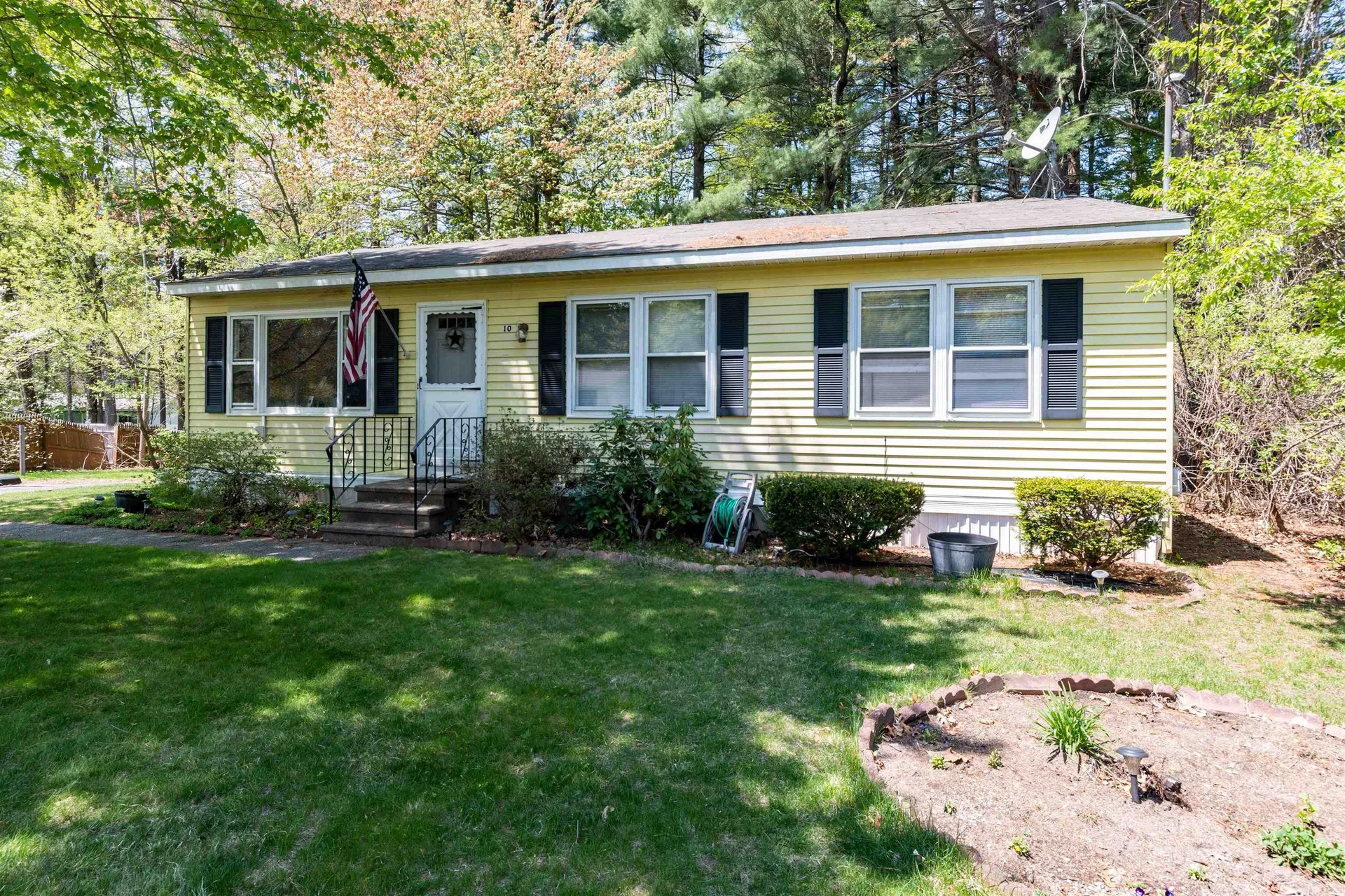 10 Baltimore Road Nashua NH 03062