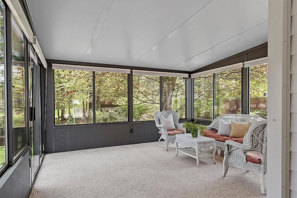 8 Brentwood Avenue Salem NH 03079