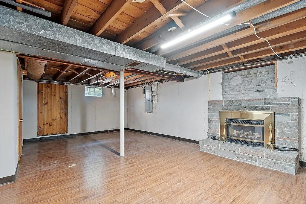 8 Brentwood Avenue Salem NH 03079