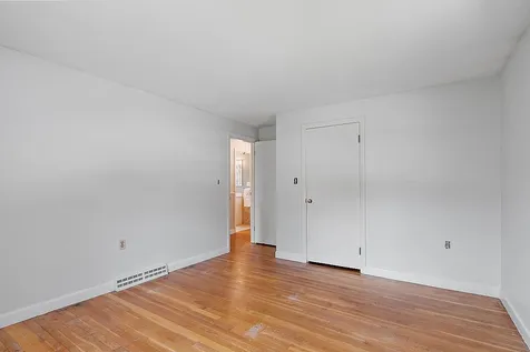 8 Brentwood Avenue Salem NH 03079