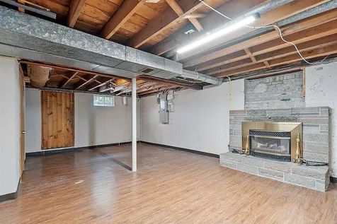 8 Brentwood Avenue Salem NH 03079