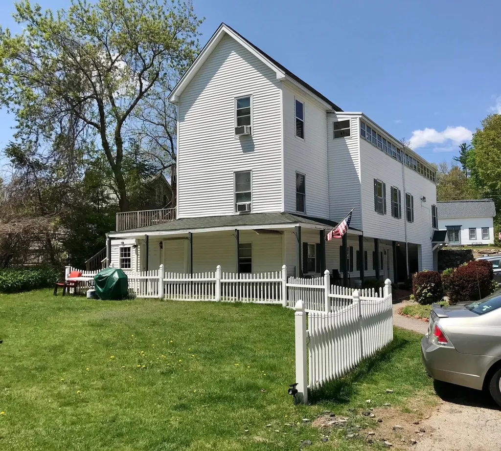 88 West Broadway Derry NH 03038