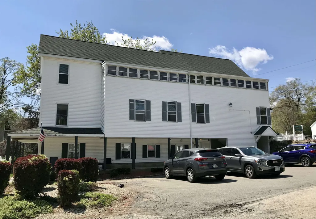 88 West Broadway Derry NH 03038