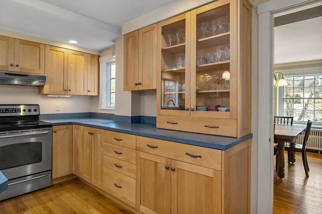 7 Davis Avenue Durham NH 03824