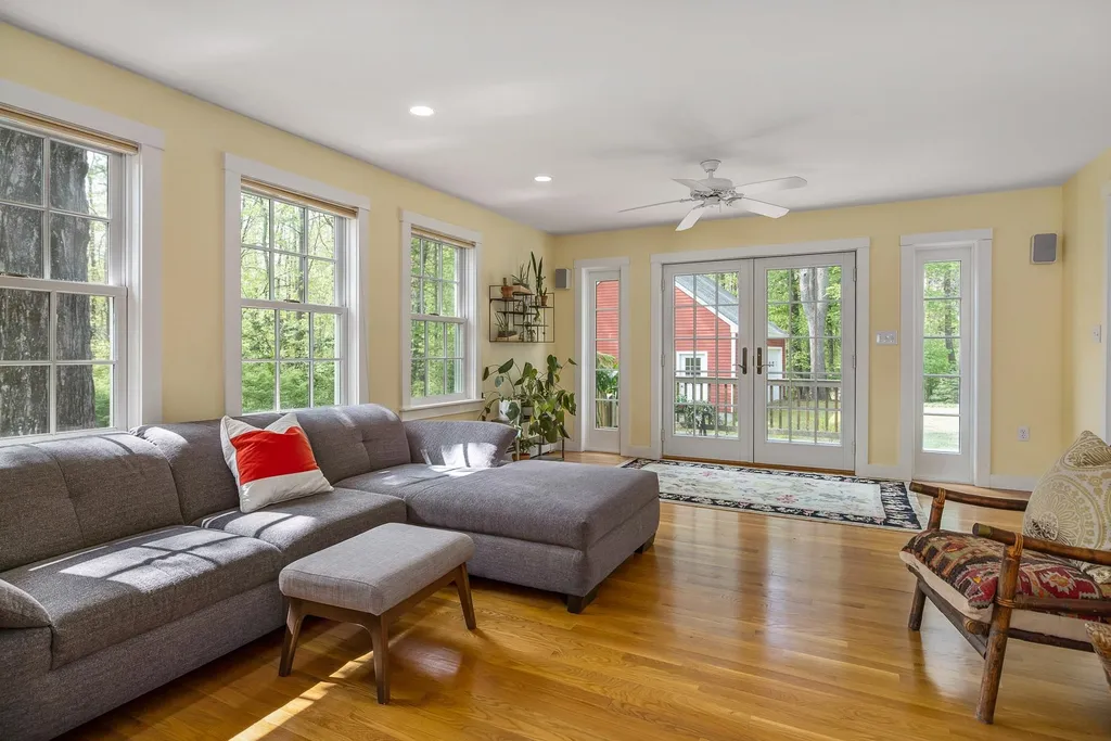 7 Davis Avenue Durham NH 03824
