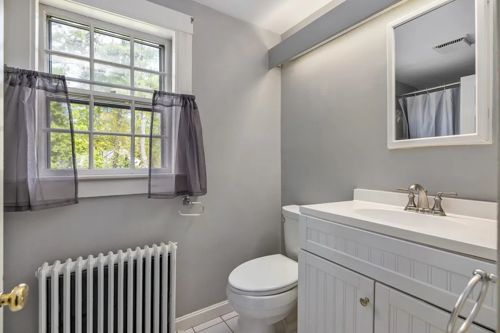7 Davis Avenue Durham NH 03824