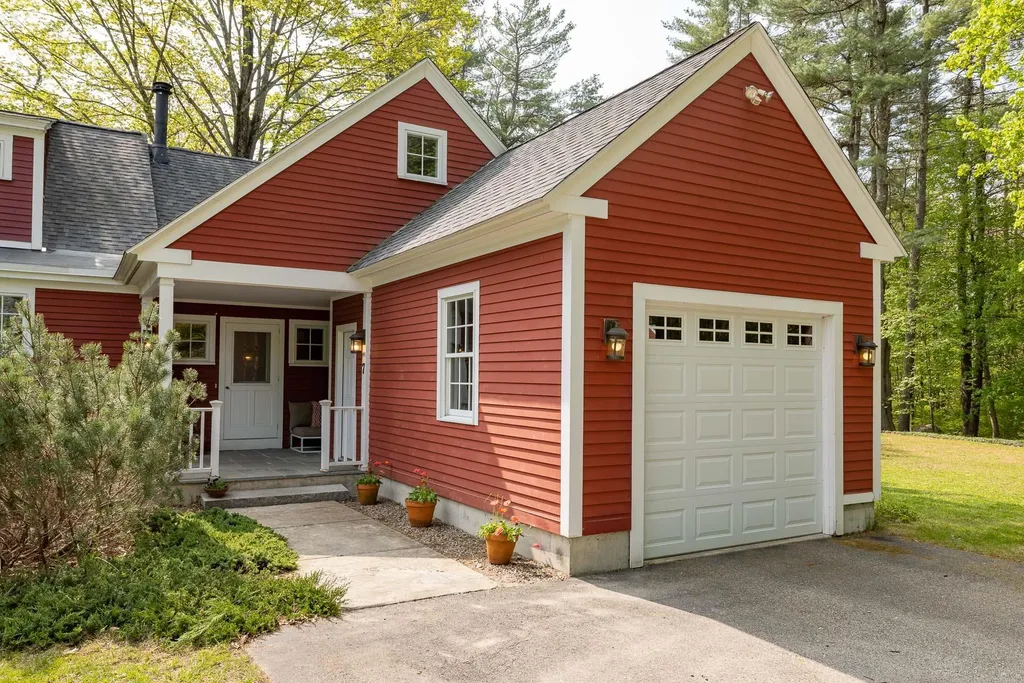 7 Davis Avenue Durham NH 03824