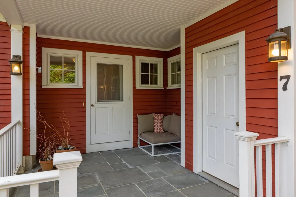 7 Davis Avenue Durham NH 03824