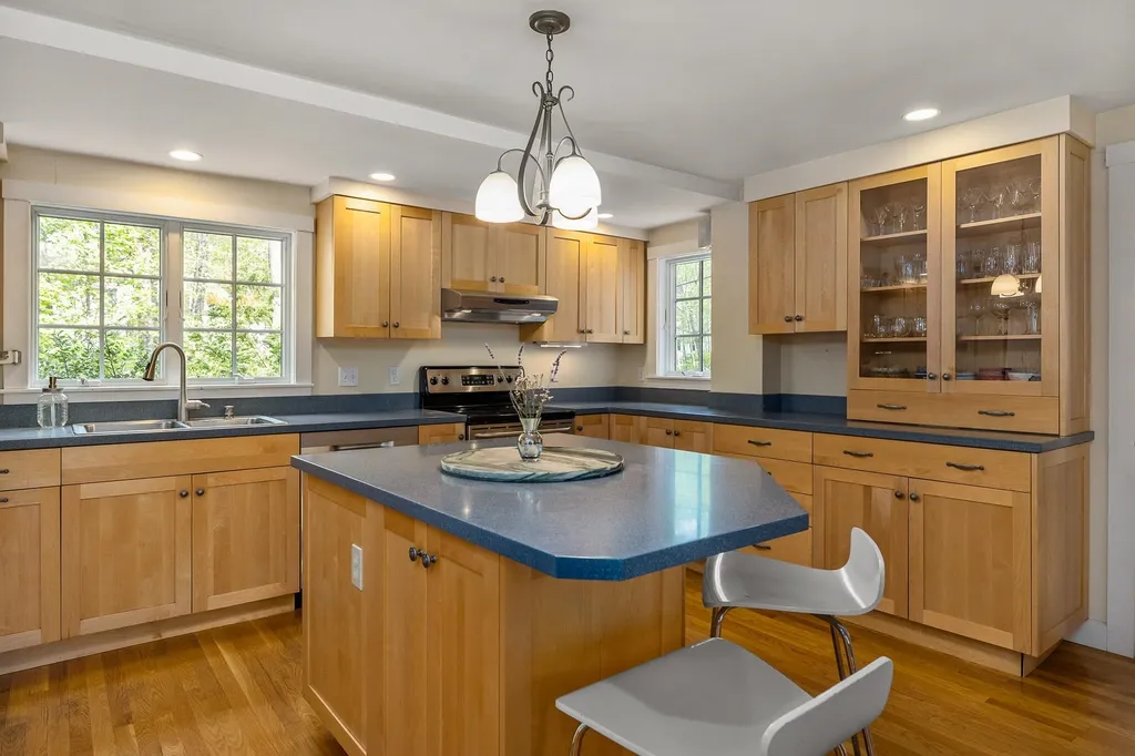 7 Davis Avenue Durham NH 03824