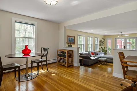 7 Davis Avenue Durham NH 03824