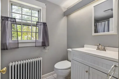 7 Davis Avenue Durham NH 03824
